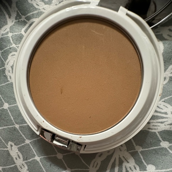 Clinique Beyond Perfecting Foundation and Concealer - 14 vanilla - Picture 4 of 8